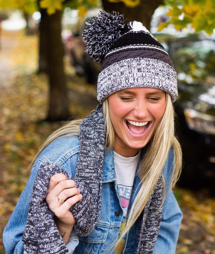 Nayked Apparel Women'S Ridiculously Soft Chunky Knit Pom-Pom Beanie